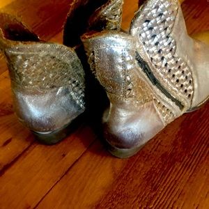 Sz. 10 Gold booties